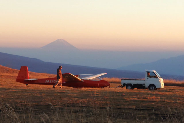 グライダー　夕焼け