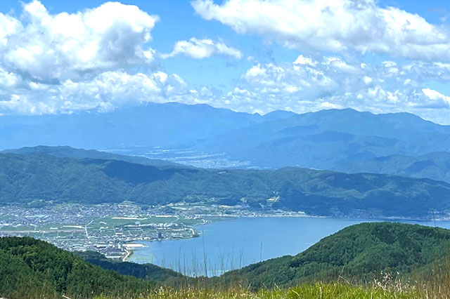 薙鎌神社からの諏訪湖