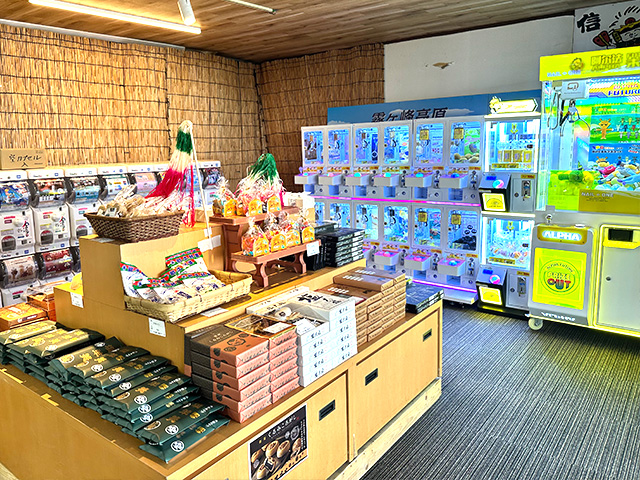 ガチャポン・クレーンゲームコーナー